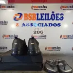 LOTE 206 - 02 – PARES DE CALÇADOS MASCULINO Nº 37 (NO ESTADO, NÃO SABEMOS SE FUNCIONA. LEILÃO NÃO TEM GARANTIA E NEM DEVOLUÇÃO, SUJEITO A POSSÍVEIS AVARIAS VISÍVEIS/OCULTAS E/OU AUSÊNCIA DE COMPONENTES)