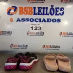 LOTE 123 - 02 – PARES DE CALÇADOS FEMININO Nº 38 (NO ESTADO, NÃO SABEMOS SE FUNCIONA. LEILÃO NÃO TEM GARANTIA E NEM DEVOLUÇÃO, SUJEITO A POSSÍVEIS AVARIAS VISÍVEIS/OCULTAS E/OU AUSÊNCIA DE COMPONENTES)
