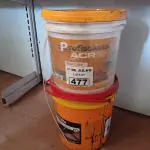 LOTE 477 - 01 BALDE DE TEXTURA E 01 BALDE DE SIKA IGOL ECO ASFALTO 18L. (NO ESTADO, LEILÃO NÃO TEM GARANTIA E NEM DEVOLUÇÃO, SUJEITO A POSSÍVEIS AVARIAS VISÍVEIS/OCULTAS E/OU AUSÊNCIA DE COMPONENTES).