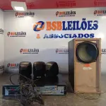 LOTE 253 - 01 - HOME THEATER LG (NO ESTADO, NÃO SABEMOS SE FUNCIONA. LEILÃO NÃO TEM GARANTIA E NEM DEVOLUÇÃO, SUJEITO A POSSÍVEIS AVARIAS VISÍVEIS/OCULTAS E/OU AUSÊNCIA DE COMPONENTES)