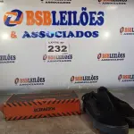 LOTE 232 - 02 – PARES DE CALÇADOS MASCULINO Nº 41 (NO ESTADO, NÃO SABEMOS SE FUNCIONA. LEILÃO NÃO TEM GARANTIA E NEM DEVOLUÇÃO, SUJEITO A POSSÍVEIS AVARIAS VISÍVEIS/OCULTAS E/OU AUSÊNCIA DE COMPONENTES)