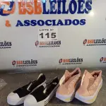 LOTE 115 - 02 – PARES DE CALÇADOS FEMININO Nº 38 (NO ESTADO, NÃO SABEMOS SE FUNCIONA. LEILÃO NÃO TEM GARANTIA E NEM DEVOLUÇÃO, SUJEITO A POSSÍVEIS AVARIAS VISÍVEIS/OCULTAS E/OU AUSÊNCIA DE COMPONENTES)