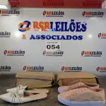 LOTE 054 - 02 – PARES DE CALÇADOS FEMININO Nº 37 (NO ESTADO, NÃO SABEMOS SE FUNCIONA. LEILÃO NÃO TEM GARANTIA E NEM DEVOLUÇÃO, SUJEITO A POSSÍVEIS AVARIAS VISÍVEIS/OCULTAS E/OU AUSÊNCIA DE COMPONENTES)