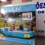 LOTE 053 - 01 - PISCINA INFLÁVEL FAMÍLIA ELEGANTE (NO ESTADO, NÃO SABEMOS SE FUNCIONA. LEILÃO NÃO TEM GARANTIA E NEM DEVOLUÇÃO, SUJEITO A POSSÍVEIS AVARIAS VISÍVEIS/OCULTAS E/OU AUSÊNCIA DE COMPONENTES)