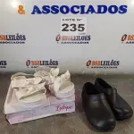 LOTE 235 - 02 – PARES DE CALÇADOS FEMININO Nº 34 (NO ESTADO, NÃO SABEMOS SE FUNCIONA. LEILÃO NÃO TEM GARANTIA E NEM DEVOLUÇÃO, SUJEITO A POSSÍVEIS AVARIAS VISÍVEIS/OCULTAS E/OU AUSÊNCIA DE COMPONENTES)