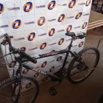 LOTE 483 - 01 BICICLETA ARO 26. (NO ESTADO, LEILÃO NÃO TEM GARANTIA E NEM DEVOLUÇÃO, SUJEITO A POSSÍVEIS AVARIAS VISÍVEIS/OCULTAS E/OU AUSÊNCIA DE COMPONENTES).