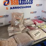 LOTE 250 - 10 - ITENS DE ENXOVAIS (NO ESTADO, NÃO SABEMOS SE FUNCIONA. LEILÃO NÃO TEM GARANTIA E NEM DEVOLUÇÃO, SUJEITO A POSSÍVEIS AVARIAS VISÍVEIS/OCULTAS E/OU AUSÊNCIA DE COMPONENTES)