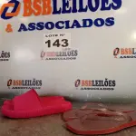 LOTE 143 - 02 – PARES DE CALÇADOS FEMININO Nº 37/38 (NO ESTADO, NÃO SABEMOS SE FUNCIONA. LEILÃO NÃO TEM GARANTIA E NEM DEVOLUÇÃO, SUJEITO A POSSÍVEIS AVARIAS VISÍVEIS/OCULTAS E/OU AUSÊNCIA DE COMPONENTES)