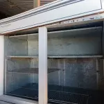 LOTE 498 - 01 GELADEIRA INDUSTRIAL MARCA METALFRIO. (NO ESTADO, LEILÃO NÃO TEM GARANTIA E NEM DEVOLUÇÃO, SUJEITO A POSSÍVEIS AVARIAS VISÍVEIS/OCULTAS E/OU AUSÊNCIA DE COMPONENTES).
