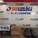 LOTE 145 - 02 – PARES DE CALÇADOS MASCULINO Nº 39 (NO ESTADO, NÃO SABEMOS SE FUNCIONA. LEILÃO NÃO TEM GARANTIA E NEM DEVOLUÇÃO, SUJEITO A POSSÍVEIS AVARIAS VISÍVEIS/OCULTAS E/OU AUSÊNCIA DE COMPONENTES)