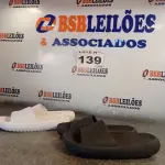 LOTE 139 - 02 – PARES DE CALÇADOS FEMININO Nº 37/38 (NO ESTADO, NÃO SABEMOS SE FUNCIONA. LEILÃO NÃO TEM GARANTIA E NEM DEVOLUÇÃO, SUJEITO A POSSÍVEIS AVARIAS VISÍVEIS/OCULTAS E/OU AUSÊNCIA DE COMPONENTES)
