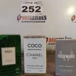 LOTE 252 - 03 – PERFUMES DIVERSOS (NO ESTADO, NÃO SABEMOS SE FUNCIONA. LEILÃO NÃO TEM GARANTIA E NEM DEVOLUÇÃO, SUJEITO A POSSÍVEIS AVARIAS VISÍVEIS/OCULTAS E/OU AUSÊNCIA DE COMPONENTES)
