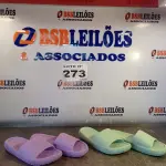 LOTE 273 - 02 – PARES DE CALÇADOS FEMININO Nº 37 (NO ESTADO, NÃO SABEMOS SE FUNCIONA. LEILÃO NÃO TEM GARANTIA E NEM DEVOLUÇÃO, SUJEITO A POSSÍVEIS AVARIAS VISÍVEIS/OCULTAS E/OU AUSÊNCIA DE COMPONENTES)