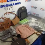 LOTE 173 - 10 – BOLSAS DIVERSAS (NO ESTADO, NÃO SABEMOS SE FUNCIONA. LEILÃO NÃO TEM GARANTIA E NEM DEVOLUÇÃO, SUJEITO A POSSÍVEIS AVARIAS VISÍVEIS/OCULTAS E/OU AUSÊNCIA DE COMPONENTES)