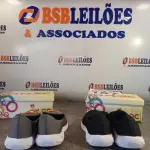 LOTE 157 - 02 – PARES DE CALÇADOS INFANTIL Nº 30 (NO ESTADO, NÃO SABEMOS SE FUNCIONA. LEILÃO NÃO TEM GARANTIA E NEM DEVOLUÇÃO, SUJEITO A POSSÍVEIS AVARIAS VISÍVEIS/OCULTAS E/OU AUSÊNCIA DE COMPONENTES)