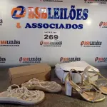 LOTE 269 - 02 – PARES DE CALÇADOS FEMININO Nº 37 (NO ESTADO, NÃO SABEMOS SE FUNCIONA. LEILÃO NÃO TEM GARANTIA E NEM DEVOLUÇÃO, SUJEITO A POSSÍVEIS AVARIAS VISÍVEIS/OCULTAS E/OU AUSÊNCIA DE COMPONENTES)