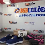LOTE 021 - 02 – PARES DE CALÇADOS INFANTIL Nº 31 (NO ESTADO, NÃO SABEMOS SE FUNCIONA. LEILÃO NÃO TEM GARANTIA E NEM DEVOLUÇÃO, SUJEITO A POSSÍVEIS AVARIAS VISÍVEIS/OCULTAS E/OU AUSÊNCIA DE COMPONENTES)