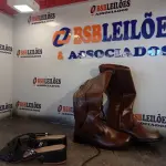 LOTE 074 - 02 – PARES DE CALÇADOS FEMININO Nº 35 (NO ESTADO, NÃO SABEMOS SE FUNCIONA. LEILÃO NÃO TEM GARANTIA E NEM DEVOLUÇÃO, SUJEITO A POSSÍVEIS AVARIAS VISÍVEIS/OCULTAS E/OU AUSÊNCIA DE COMPONENTES)