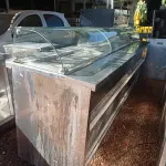 LOTE 515 - 01 BALCÃO REFRIGERADO COM ESTUFA FRIA E 03 PORTAS. (NO ESTADO, LEILÃO NÃO TEM GARANTIA E NEM DEVOLUÇÃO, SUJEITO A POSSÍVEIS AVARIAS VISÍVEIS/OCULTAS E/OU AUSÊNCIA DE COMPONENTES).