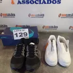 LOTE 129 - 02 – PARES DE CALÇADOS MASCULINO Nº 43 (NO ESTADO, NÃO SABEMOS SE FUNCIONA. LEILÃO NÃO TEM GARANTIA E NEM DEVOLUÇÃO, SUJEITO A POSSÍVEIS AVARIAS VISÍVEIS/OCULTAS E/OU AUSÊNCIA DE COMPONENTES)