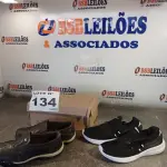 LOTE 134 - 02 – PARES DE CALÇADOS MASCULINO Nº 39 (NO ESTADO, NÃO SABEMOS SE FUNCIONA. LEILÃO NÃO TEM GARANTIA E NEM DEVOLUÇÃO, SUJEITO A POSSÍVEIS AVARIAS VISÍVEIS/OCULTAS E/OU AUSÊNCIA DE COMPONENTES)