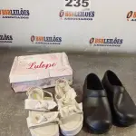 LOTE 235 - 02 – PARES DE CALÇADOS FEMININO Nº 34 (NO ESTADO, NÃO SABEMOS SE FUNCIONA. LEILÃO NÃO TEM GARANTIA E NEM DEVOLUÇÃO, SUJEITO A POSSÍVEIS AVARIAS VISÍVEIS/OCULTAS E/OU AUSÊNCIA DE COMPONENTES)