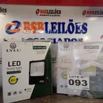 LOTE 093 - 02 - REFLETOR LED 400W BIVOLT (NO ESTADO, NÃO SABEMOS SE FUNCIONA. LEILÃO NÃO TEM GARANTIA E NEM DEVOLUÇÃO, SUJEITO A POSSÍVEIS AVARIAS VISÍVEIS/OCULTAS E/OU AUSÊNCIA DE COMPONENTES)