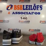 LOTE 146 - 02 – PARES DE CALÇADOS FEMININO Nº 36 (NO ESTADO, NÃO SABEMOS SE FUNCIONA. LEILÃO NÃO TEM GARANTIA E NEM DEVOLUÇÃO, SUJEITO A POSSÍVEIS AVARIAS VISÍVEIS/OCULTAS E/OU AUSÊNCIA DE COMPONENTES)