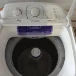 LOTE 020 - 01 - LAVADORA DE ROUPAS ELECTROLUX LAC12 - 12KG CESTO INOX 220VOLTS (NO ESTADO, NÃO SABEMOS SE FUNCIONA. LEILÃO NÃO TEM GARANTIA E NEM DEVOLUÇÃO, SUJEITO A POSSÍVEIS AVARIAS VISÍVEIS/OCULTAS E/OU AUSÊNCIA DE COMPONENTES)