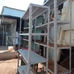 LOTE 524 - 03 ESTANTES DE FERRO COM 04 PRATELEIRAS. (NO ESTADO, LEILÃO NÃO TEM GARANTIA E NEM DEVOLUÇÃO, SUJEITO A POSSÍVEIS AVARIAS VISÍVEIS/OCULTAS E/OU AUSÊNCIA DE COMPONENTES).