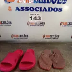 LOTE 143 - 02 – PARES DE CALÇADOS FEMININO Nº 37/38 (NO ESTADO, NÃO SABEMOS SE FUNCIONA. LEILÃO NÃO TEM GARANTIA E NEM DEVOLUÇÃO, SUJEITO A POSSÍVEIS AVARIAS VISÍVEIS/OCULTAS E/OU AUSÊNCIA DE COMPONENTES)