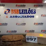 LOTE 097 - 02 – PARES DE CALÇADOS FEMININO Nº 36 (NO ESTADO, NÃO SABEMOS SE FUNCIONA. LEILÃO NÃO TEM GARANTIA E NEM DEVOLUÇÃO, SUJEITO A POSSÍVEIS AVARIAS VISÍVEIS/OCULTAS E/OU AUSÊNCIA DE COMPONENTES)
