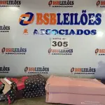LOTE 305 - 02 – PARES DE CALÇADOS FEMININO Nº 39 (NO ESTADO, NÃO SABEMOS SE FUNCIONA. LEILÃO NÃO TEM GARANTIA E NEM DEVOLUÇÃO, SUJEITO A POSSÍVEIS AVARIAS VISÍVEIS/OCULTAS E/OU AUSÊNCIA DE COMPONENTES)