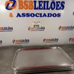 LOTE 079 - 10 BANDEJAS EM AÇO INOX. (NO ESTADO, LEILÃO NÃO TEM GARANTIA E NEM DEVOLUÇÃO, SUJEITO A POSSÍVEIS AVARIAS VISÍVEIS/OCULTAS E/OU AUSÊNCIA DE COMPONENTES).
