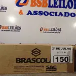 LOTE 150 - 02 CAIXAS COM COLA TUBO ST 175G COM 15 FRASCOS CADA. (NO ESTADO, LEILÃO NÃO TEM GARANTIA E NEM DEVOLUÇÃO, SUJEITO A POSSÍVEIS AVARIAS VISÍVEIS/OCULTAS E/OU AUSÊNCIA DE COMPONENTES).