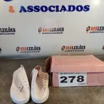 LOTE 278 - 02 – PARES DE CALÇADOS FEMININO Nº 39 (NO ESTADO, NÃO SABEMOS SE FUNCIONA. LEILÃO NÃO TEM GARANTIA E NEM DEVOLUÇÃO, SUJEITO A POSSÍVEIS AVARIAS VISÍVEIS/OCULTAS E/OU AUSÊNCIA DE COMPONENTES)
