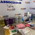 LOTE 374 - 31 - COSMÉTICOS DIVERSOS (NO ESTADO, NÃO SABEMOS SE FUNCIONA. LEILÃO NÃO TEM GARANTIA E NEM DEVOLUÇÃO, SUJEITO A POSSÍVEIS AVARIAS VISÍVEIS/OCULTAS E/OU AUSÊNCIA DE COMPONENTES)
