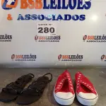 LOTE 280 - 02 – PARES DE CALÇADOS FEMININO Nº 37 (NO ESTADO, NÃO SABEMOS SE FUNCIONA. LEILÃO NÃO TEM GARANTIA E NEM DEVOLUÇÃO, SUJEITO A POSSÍVEIS AVARIAS VISÍVEIS/OCULTAS E/OU AUSÊNCIA DE COMPONENTES)