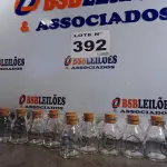LOTE 392 - 15 – VIDROS DE TEMPEIROS DIVERSOS (NO ESTADO, NÃO SABEMOS SE FUNCIONA. LEILÃO NÃO TEM GARANTIA E NEM DEVOLUÇÃO, SUJEITO A POSSÍVEIS AVARIAS VISÍVEIS/OCULTAS E/OU AUSÊNCIA DE COMPONENTES)