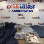 LOTE 366 - 08 – PEÇAS DE ROUPAS MASCULINAS (NO ESTADO, NÃO SABEMOS SE FUNCIONA. LEILÃO NÃO TEM GARANTIA E NEM DEVOLUÇÃO, SUJEITO A POSSÍVEIS AVARIAS VISÍVEIS/OCULTAS E/OU AUSÊNCIA DE COMPONENTES)
