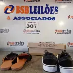 LOTE 307 - 02 – PARES DE CALÇADOS FEMININO Nº 36 (NO ESTADO, NÃO SABEMOS SE FUNCIONA. LEILÃO NÃO TEM GARANTIA E NEM DEVOLUÇÃO, SUJEITO A POSSÍVEIS AVARIAS VISÍVEIS/OCULTAS E/OU AUSÊNCIA DE COMPONENTES)