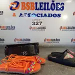 LOTE 327 - 02 – PARES DE CALÇADOS FEMININO Nº 35 (NO ESTADO, NÃO SABEMOS SE FUNCIONA. LEILÃO NÃO TEM GARANTIA E NEM DEVOLUÇÃO, SUJEITO A POSSÍVEIS AVARIAS VISÍVEIS/OCULTAS E/OU AUSÊNCIA DE COMPONENTES)