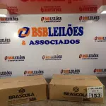 LOTE 153 - 02 CAIXAS COM COLA TUBO ST 175G COM 15 FRASCOS CADA. (NO ESTADO, LEILÃO NÃO TEM GARANTIA E NEM DEVOLUÇÃO, SUJEITO A POSSÍVEIS AVARIAS VISÍVEIS/OCULTAS E/OU AUSÊNCIA DE COMPONENTES).