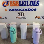 LOTE 388 - 04 – GARRAFAS TÉRMICAS (NO ESTADO, NÃO SABEMOS SE FUNCIONA. LEILÃO NÃO TEM GARANTIA E NEM DEVOLUÇÃO, SUJEITO A POSSÍVEIS AVARIAS VISÍVEIS/OCULTAS E/OU AUSÊNCIA DE COMPONENTES)
