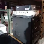 LOTE 060 - 01 PROJETOR MULTIMIDIA E 02 CPU’S MARCAS E MODELOS DIVERSOS PARA RETIRADA DE PEÇAS.  (NO ESTADO, LEILÃO NÃO TEM GARANTIA E NEM DEVOLUÇÃO, SUJEITO A POSSÍVEIS AVARIAS VISÍVEIS/OCULTAS E/OU AUSÊNCIA DE COMPONENTES).