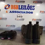 LOTE 349 - 02 – PARES DE CALÇADOS Nº 40 (NO ESTADO, NÃO SABEMOS SE FUNCIONA. LEILÃO NÃO TEM GARANTIA E NEM DEVOLUÇÃO, SUJEITO A POSSÍVEIS AVARIAS VISÍVEIS/OCULTAS E/OU AUSÊNCIA DE COMPONENTES)