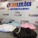 LOTE 370 - 05 – BERMUDAS MASCULINAS DIVERSAS (NO ESTADO, NÃO SABEMOS SE FUNCIONA. LEILÃO NÃO TEM GARANTIA E NEM DEVOLUÇÃO, SUJEITO A POSSÍVEIS AVARIAS VISÍVEIS/OCULTAS E/OU AUSÊNCIA DE COMPONENTES)