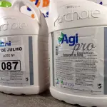 LOTE 087 - 10 LITROS DE AGI PRO RESTAURADOR DE BRILHO. (NO ESTADO, LEILÃO NÃO TEM GARANTIA E NEM DEVOLUÇÃO, SUJEITO A POSSÍVEIS AVARIAS VISÍVEIS/OCULTAS E/OU AUSÊNCIA DE COMPONENTES).
