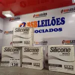 LOTE 138 - 04 CAIXAS COM ADESIVO DE SILICONE BRANCO. (NO ESTADO, LEILÃO NÃO TEM GARANTIA E NEM DEVOLUÇÃO, SUJEITO A POSSÍVEIS AVARIAS VISÍVEIS/OCULTAS E/OU AUSÊNCIA DE COMPONENTES).