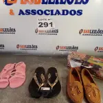 LOTE 291 - 03 – PARES DE CALÇADOS FEMININO Nº 37 (NO ESTADO, NÃO SABEMOS SE FUNCIONA. LEILÃO NÃO TEM GARANTIA E NEM DEVOLUÇÃO, SUJEITO A POSSÍVEIS AVARIAS VISÍVEIS/OCULTAS E/OU AUSÊNCIA DE COMPONENTES)